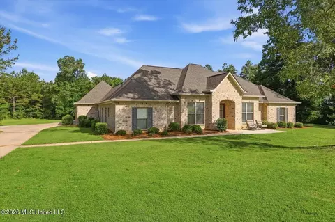 Exterior - 637 Kylemore Ln, Brandon, MS 39047 photo 3 of 25
