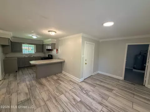 Living - 939 Pine Lake Dr, Jackson, MS 39206 photo 1 of 3