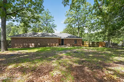 Exterior - 125 Brandy Run Rd, Brandon, MS 39047 photo 3 of 6
