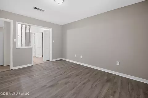 Living - 125 Brandy Run Rd, Brandon, MS 39047 photo 3 of 5