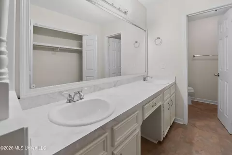 Bath - 125 Brandy Run Rd, Brandon, MS 39047 photo 1 of 4