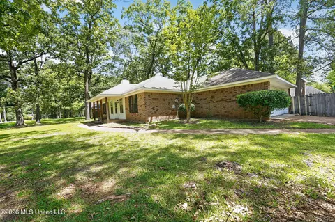 Exterior - 125 Brandy Run Rd, Brandon, MS 39047 photo 2 of 6