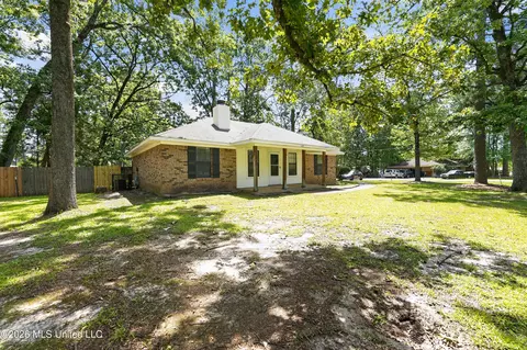 Exterior - 125 Brandy Run Rd, Brandon, MS 39047 photo 1 of 6