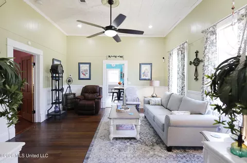 Living - 723 Delaware Ave, Mccomb, MS 39648 photo 1 of 5