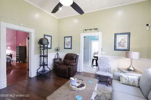 Living - 723 Delaware Ave, Mccomb, MS 39648 photo 4 of 5