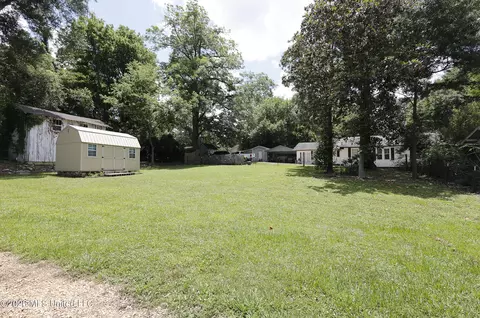 Exterior - 723 Delaware Ave, Mccomb, MS 39648 photo 10 of 13