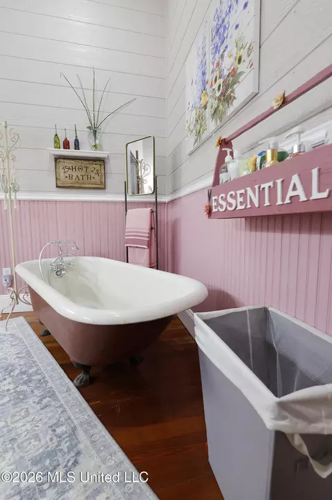 Bath - 723 Delaware Ave, Mccomb, MS 39648 photo 6 of 8