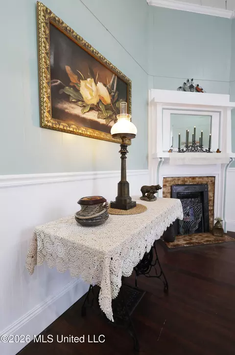 Entry Way - 723 Delaware Ave, Mccomb, MS 39648 photo 2 of 2
