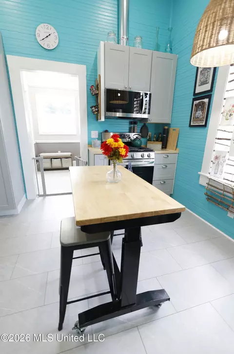 Kitchen - 723 Delaware Ave, Mccomb, MS 39648 photo 4 of 5
