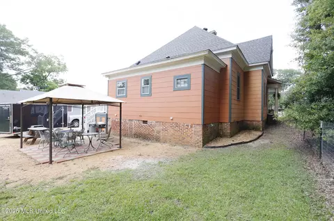 Exterior - 723 Delaware Ave, Mccomb, MS 39648 photo 6 of 13