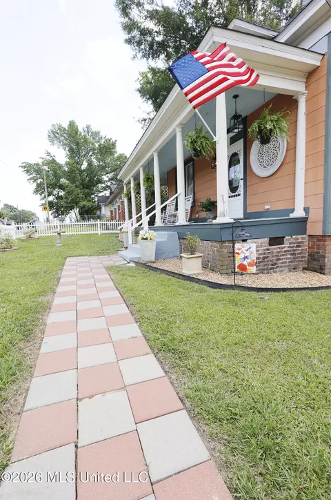 Exterior - 723 Delaware Ave, Mccomb, MS 39648 photo 2 of 13