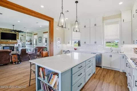 Kitchen - 109 Hannalea Pl, Flora, MS 39071 photo 2 of 4