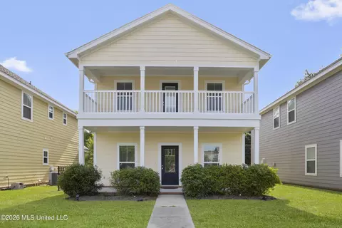 8 Sweetgrass Ln, Ocean Springs, MS 39564