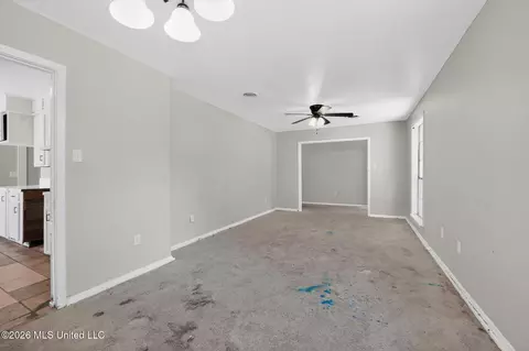 Living - 603 Chelsea Dr, Jackson, MS 39212 photo 2 of 12