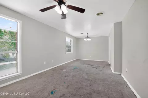 Living - 603 Chelsea Dr, Jackson, MS 39212 photo 4 of 12