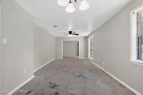Living - 603 Chelsea Dr, Jackson, MS 39212 photo 7 of 12