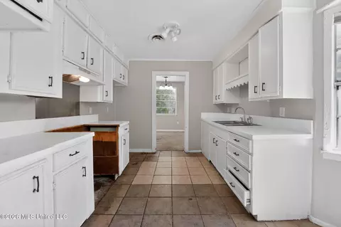 Kitchen - 603 Chelsea Dr, Jackson, MS 39212 photo 1 of 2