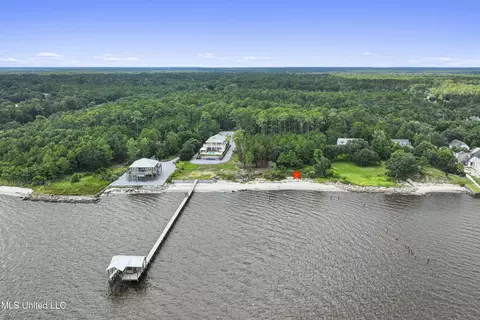 5721 Belle Fontaine Dr, Ocean Springs, MS 39564