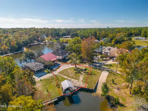 12053 Motsie Cir, Biloxi, MS 39532