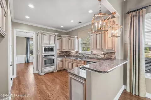 Kitchen - 3111 W Beauvoir Pl, Hernando, MS 38632 photo 1 of 4