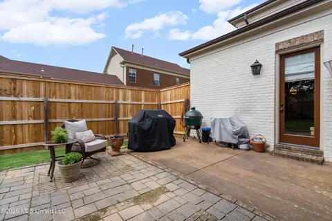 Exterior - 3111 W Beauvoir Pl, Hernando, MS 38632 photo 2 of 9