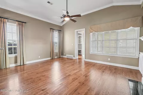 Living - 3111 W Beauvoir Pl, Hernando, MS 38632 photo 4 of 6