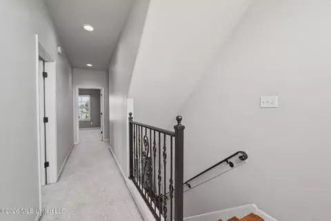 Entry Way - 3111 W Beauvoir Pl, Hernando, MS 38632 photo 4 of 4