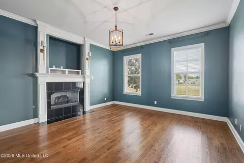 Living - 3111 W Beauvoir Pl, Hernando, MS 38632 photo 2 of 6