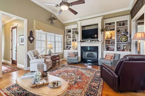 Living - 3111 W Beauvoir Pl, Hernando, MS 38632 photo 6 of 6
