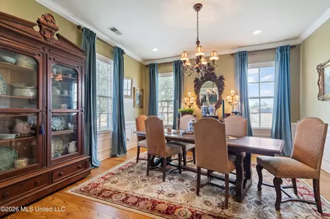 Dining - 3111 W Beauvoir Pl, Hernando, MS 38632 photo 1 of 1