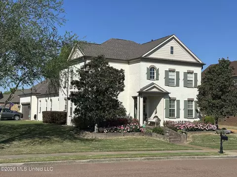 Exterior - 3111 W Beauvoir Pl, Hernando, MS 38632 photo 8 of 9