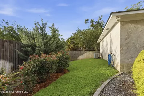 Exterior - 102 Michael Cv, Brandon, MS 39047 photo 11 of 17