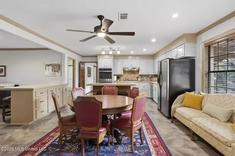 Dining - 102 Michael Cv, Brandon, MS 39047 photo 5 of 5