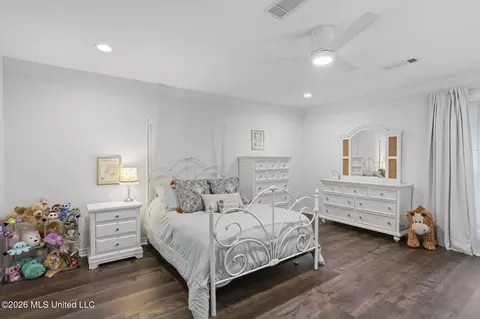 Bedroom - 102 Michael Cv, Brandon, MS 39047 photo 2 of 7