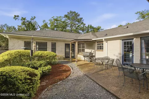 Exterior - 102 Michael Cv, Brandon, MS 39047 photo 10 of 17