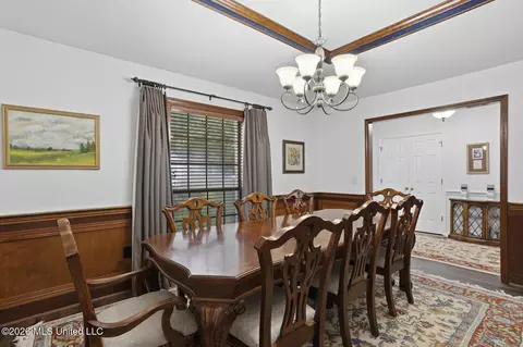 Dining - 102 Michael Cv, Brandon, MS 39047 photo 2 of 5
