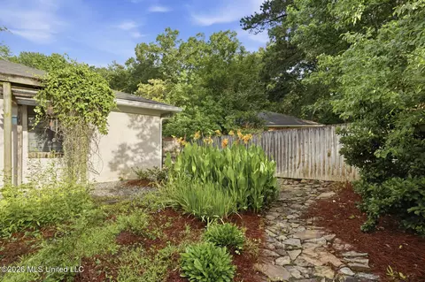 Exterior - 102 Michael Cv, Brandon, MS 39047 photo 8 of 17