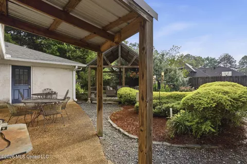 Exterior - 102 Michael Cv, Brandon, MS 39047 photo 3 of 17