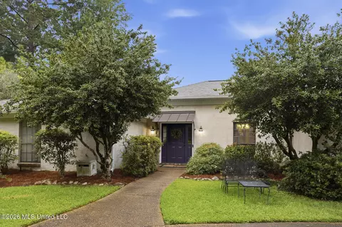 Exterior - 102 Michael Cv, Brandon, MS 39047 photo 2 of 17