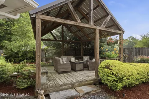 Exterior - 102 Michael Cv, Brandon, MS 39047 photo 5 of 17