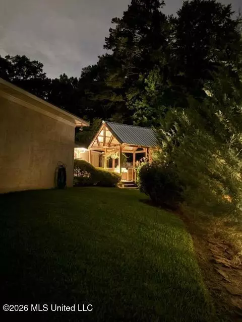 Exterior - 102 Michael Cv, Brandon, MS 39047 photo 15 of 17