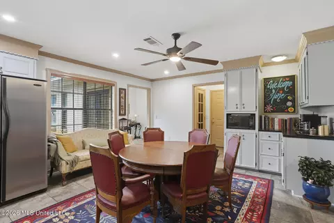 Dining - 102 Michael Cv, Brandon, MS 39047 photo 3 of 5