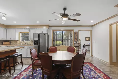 Dining - 102 Michael Cv, Brandon, MS 39047 photo 4 of 5