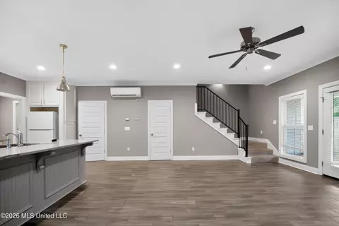 Living - 3511 N State St #11 & 13, Jackson, MS 39216 photo 2 of 7