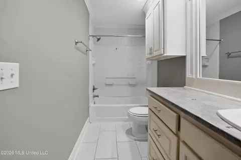 Bath - 3511 N State St #11 & 13, Jackson, MS 39216 photo 6 of 8