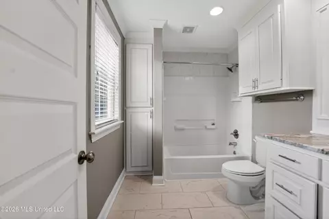 Bath - 3511 N State St #11 & 13, Jackson, MS 39216 photo 2 of 8