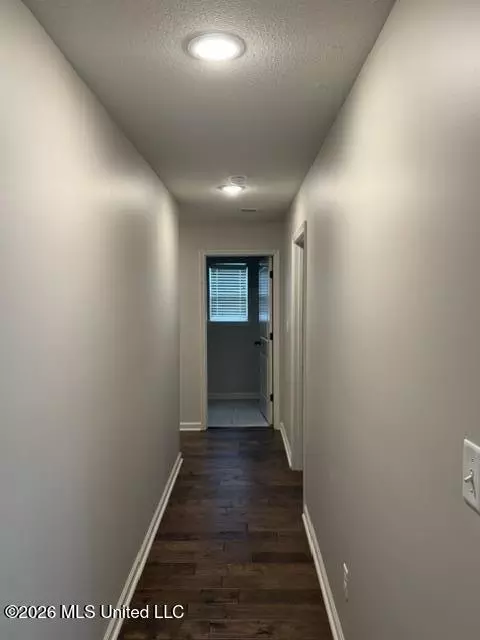 Entry Way - 3198 Magnolia Leaf Cv, Hernando, MS 38632 photo 2 of 4