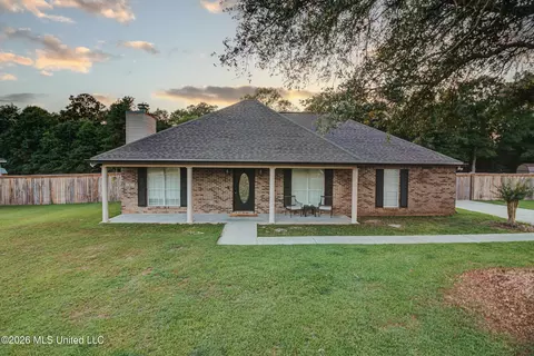 71 Timaquana Dr, Picayune, MS 39466