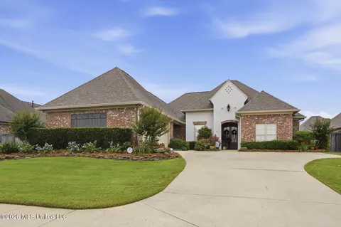 308 W Park St, Canton, MS 39046