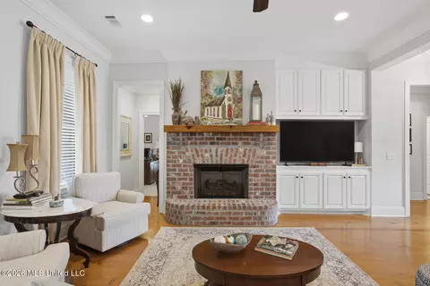 Living - 308 W Park St, Canton, MS 39046 photo 1 of 1